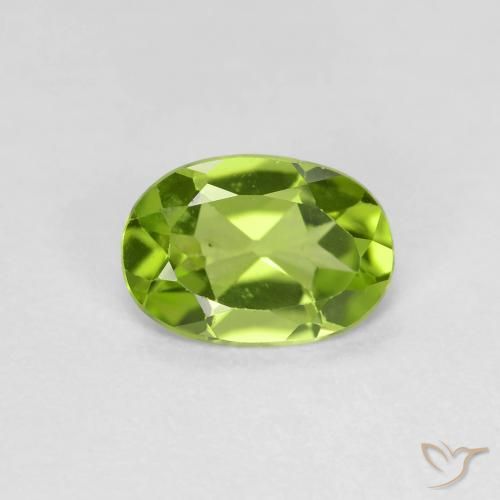0.70ct 자연스러운 미디엄 그린 감람석, 타원형, VS
