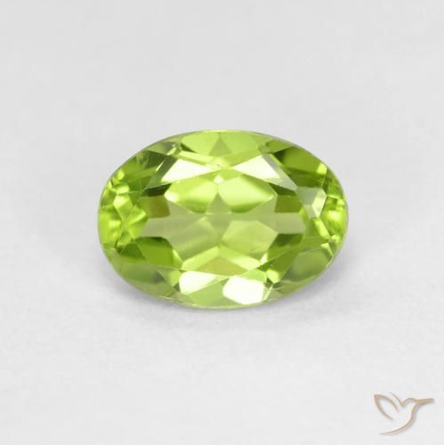 0.93ct 자연스러운 활기찬 녹색 감람석, 타원형, VS