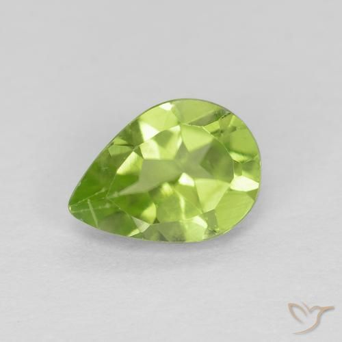 0.74ct 자연스러운 라이트 라이블리 그린 감람석, 배 모양, VVS