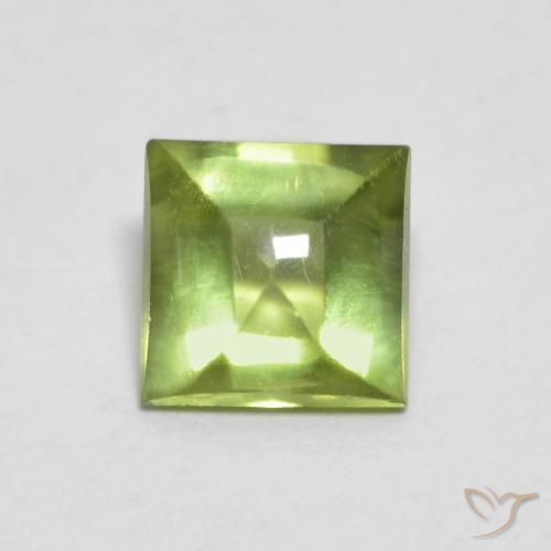 0.78ct 자연스러운 활기찬 녹색 감람석, 정사각형, 투명한