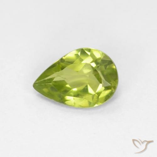 0.66ct 자연스러운 활기찬 녹색 감람석, 배 모양, VS