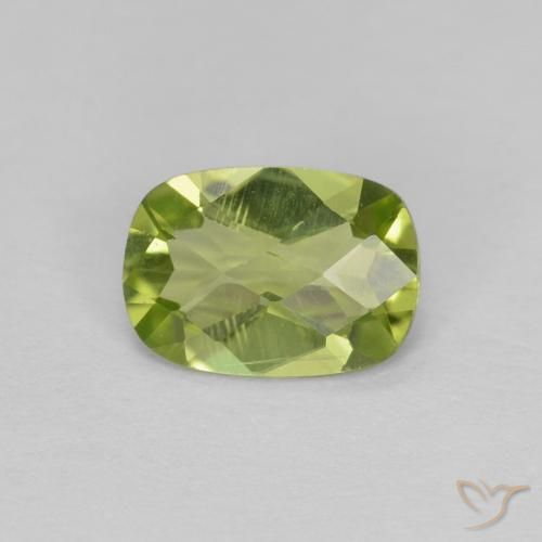 0.78ct 자연스러운 미디엄 그린 감람석, 방석, VVS-VS