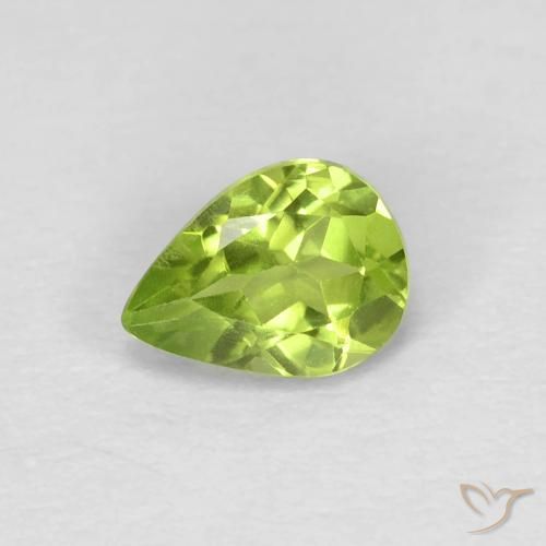 0.68ct 자연스러운 미디엄 그린 감람석, 배 모양, VS