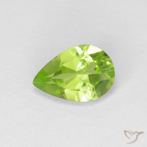 0.72ct 자연스러운 미디엄 그린 감람석, 배 모양, VS