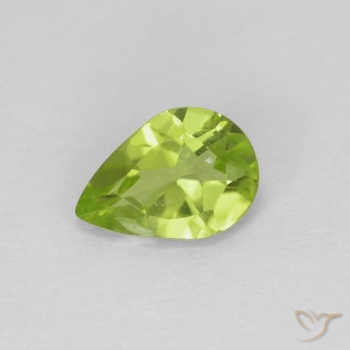 0.65ct 자연스러운 미디엄 그린 감람석, 배 모양, VS