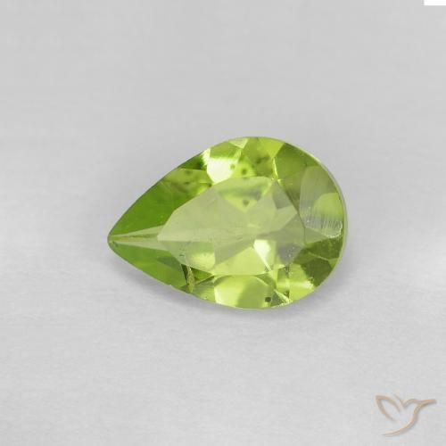 0.68ct 자연스러운 미디엄 그린 감람석, 배 모양, VS