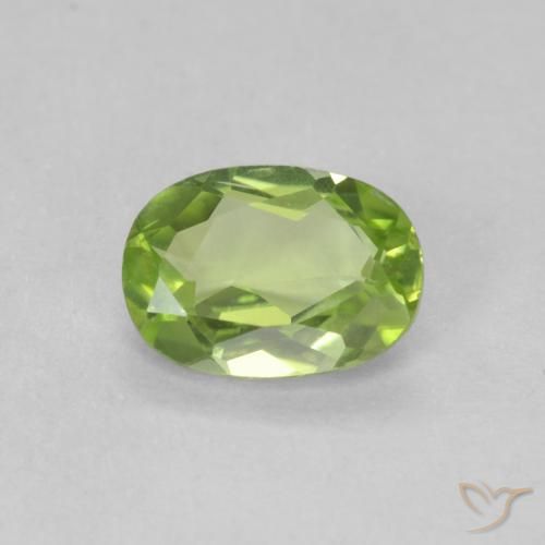 0.76ct 자연스러운 미디엄 그린 감람석, 타원형, VVS