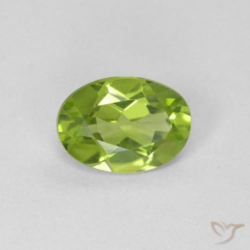 0.79ct 자연스러운 미디엄 그린 감람석, 타원형, VVS