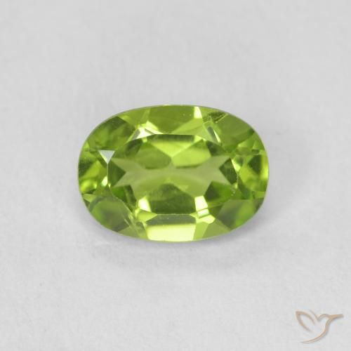 0.92ct 자연스러운 미디엄 그린 감람석, 타원형, VVS-VS