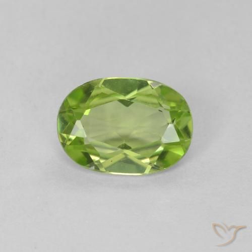 0.79ct 자연스러운 미디엄 그린 감람석, 타원형, VVS-VS