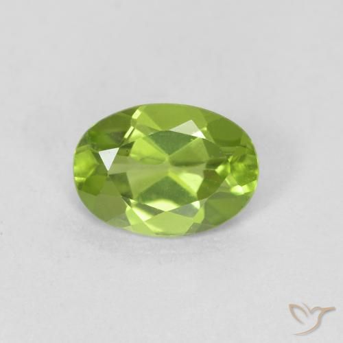 0.82ct 자연스러운 미디엄 그린 감람석, 타원형, VVS