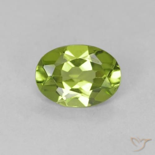 0.73ct 자연스러운 활기찬 녹색 감람석, 타원형, VVS-VS