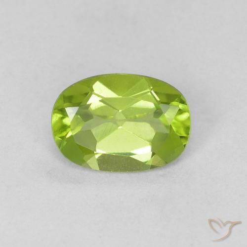 0.82ct 자연스러운 활기찬 녹색 감람석, 타원형, VVS-VS