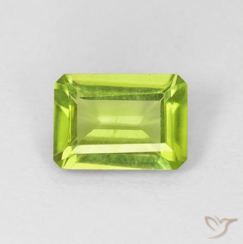 0.95ct 자연스러운 밝은 녹색 감람석, 에메랄드 컷, VVS-VS