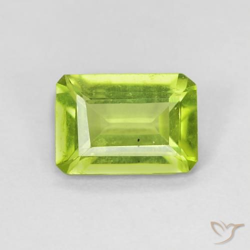 0.90ct 자연스러운 활기찬 황록색 감람석, 에메랄드 컷, VS-SI