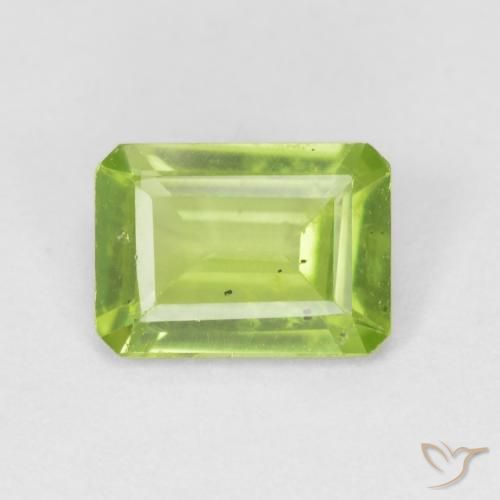 0.87ct 자연스러운 미디엄 그린 감람석, 에메랄드 컷, VS