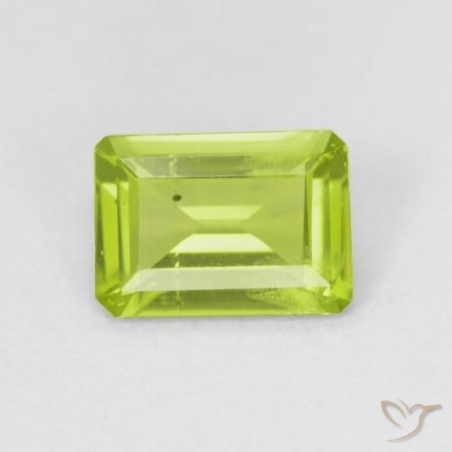 0.79ct 자연스러운 밝은 녹색 감람석, 에메랄드 컷, VS