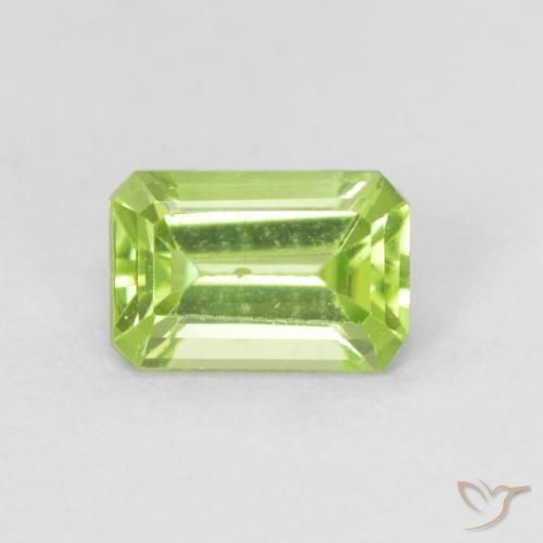0.62ct 자연스러운 라이트 라이블리 그린 감람석, 에메랄드 컷, VS