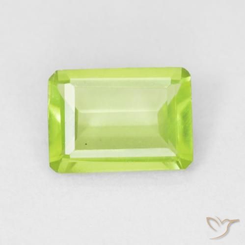 0.85ct 자연스러운 미디엄 그린 감람석, 에메랄드 컷, VVS