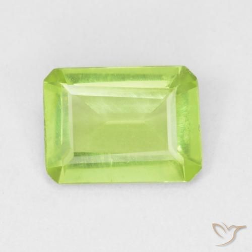 0.67ct 자연스러운 연한 초록색 감람석, 에메랄드 컷, VVS