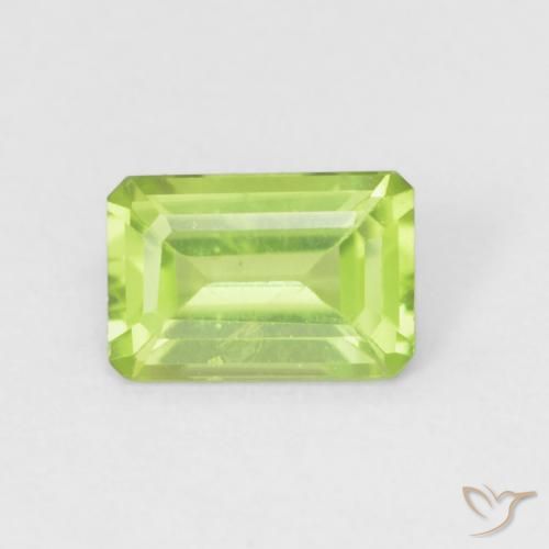0.58ct 자연스러운 라이트 라이블리 그린 감람석, 에메랄드 컷, VVS