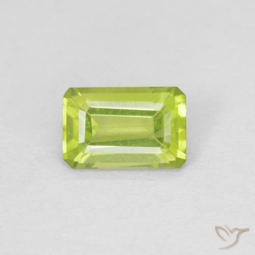 0.61ct 자연스러운 미디엄 그린 감람석, 에메랄드 컷, VVS-VS