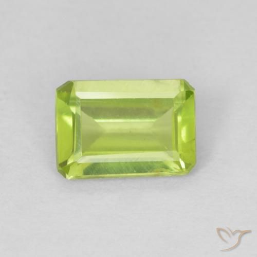 0.81ct 자연스러운 미디엄 그린 감람석, 에메랄드 컷, VS