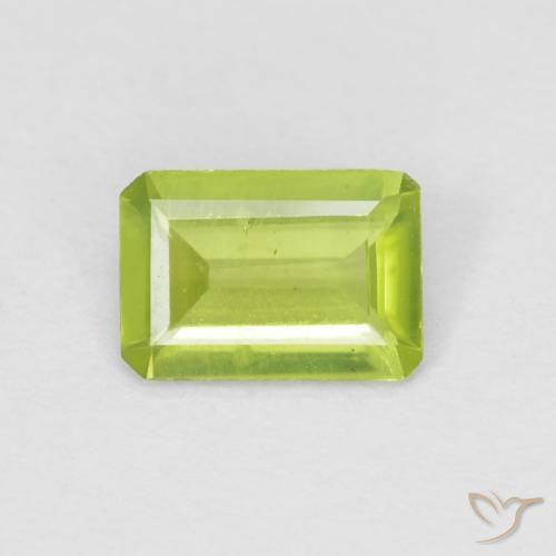 0.63ct 자연스러운 밝은 녹색 감람석, 에메랄드 컷, VS