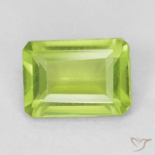1.01ct 자연스러운 황록색 감람석, 에메랄드 컷, VS