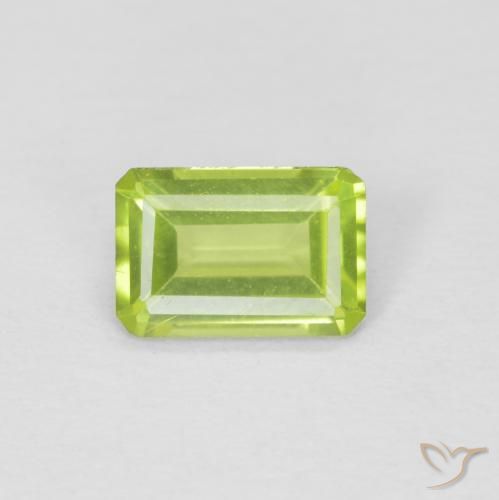 0.53ct 자연스러운 밝은 녹색 감람석, 에메랄드 컷, VVS-VS