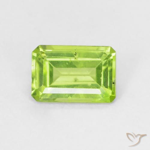 0.57ct 자연스러운 미디엄 그린 감람석, 에메랄드 컷, VS