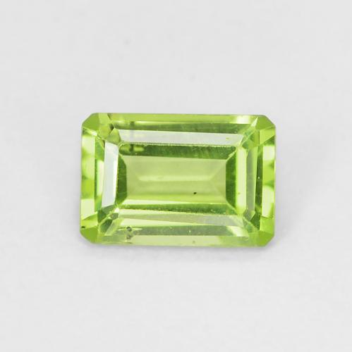 0.58ct 자연스러운 활기찬 녹색 감람석, 에메랄드 컷, VS