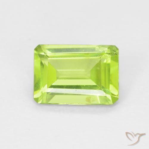 1.03ct 자연스러운 미디엄 그린 감람석, 에메랄드 컷, VS