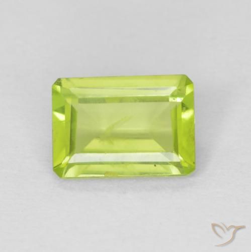 0.91ct 자연스러운 밝은 녹색 감람석, 에메랄드 컷, VS