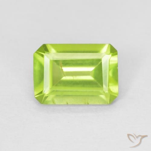 0.99ct 자연스러운 밝은 녹색 감람석, 에메랄드 컷, VS