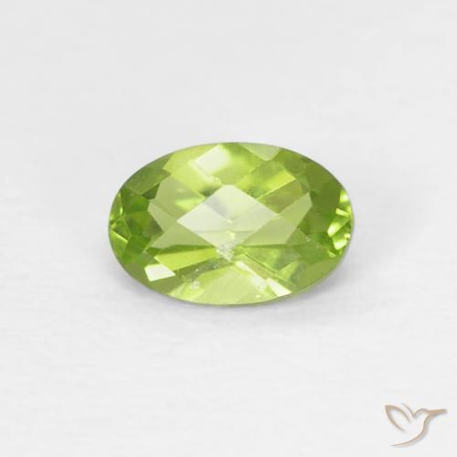 0.57ct 자연스러운 밝은 녹색 감람석, 타원형, VS