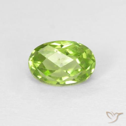 0.70ct 자연스러운 라이트 라이블리 그린 감람석, 타원형, VVS-VS