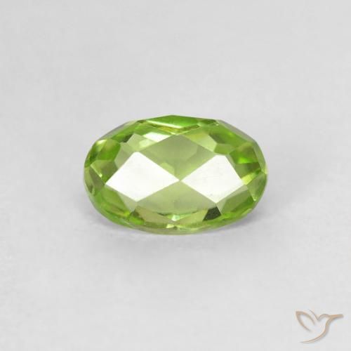 0.63ct 자연스러운 미디엄 그린 감람석, 타원형, VVS-VS