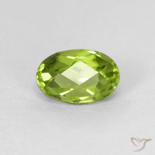 0.70ct 자연스러운 활기찬 녹색 감람석, 타원형, VVS-VS