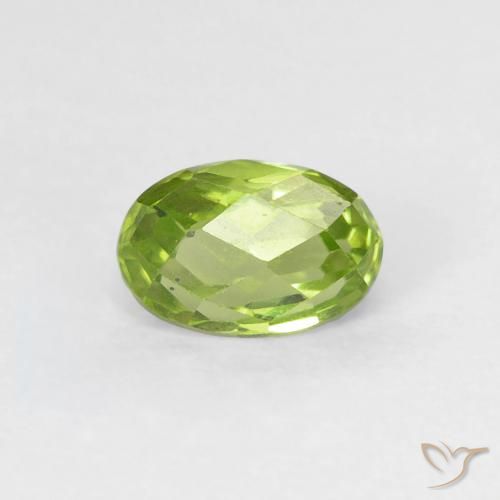 0.68ct 자연스러운 밝은 녹색 감람석, 타원형, VVS-VS