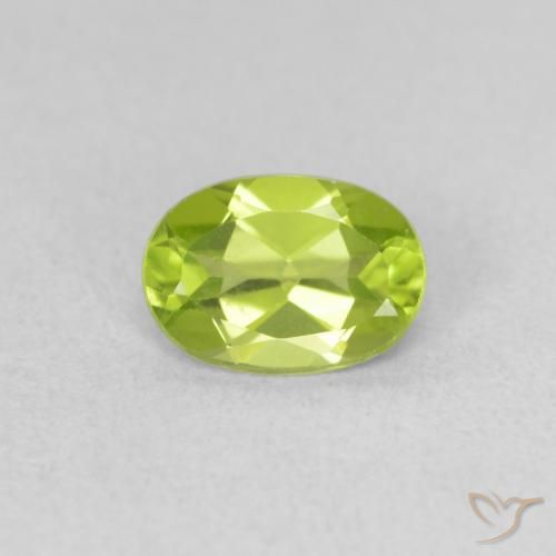 0.80ct 자연스러운 미디엄 그린 감람석, 타원형, VVS-VS