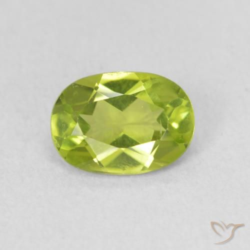 0.91ct 자연스러운 활기찬 황록색 감람석, 타원형, VS