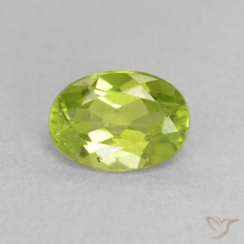 0.95ct 자연스러운 미디엄 그린 감람석, 타원형, VS