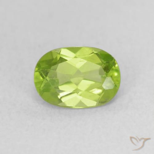 0.96ct 자연스러운 미디엄 그린 감람석, 타원형, VS