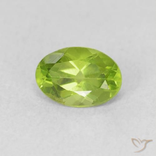 0.91ct 자연스러운 미디엄 그린 감람석, 타원형, VS