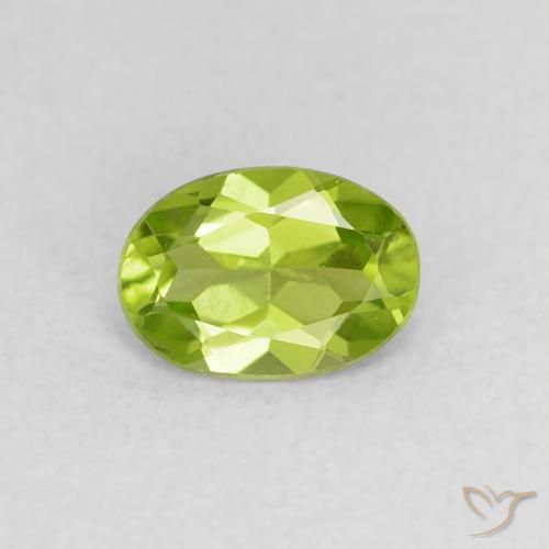 0.76ct 자연스러운 미디엄 그린 감람석, 타원형, VS