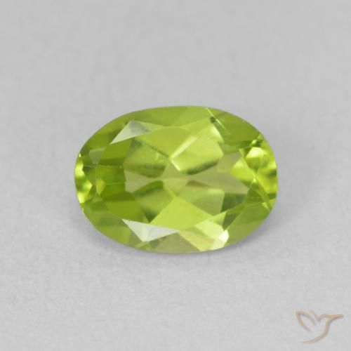 0.88ct 자연스러운 활기찬 녹색 감람석, 타원형, VS