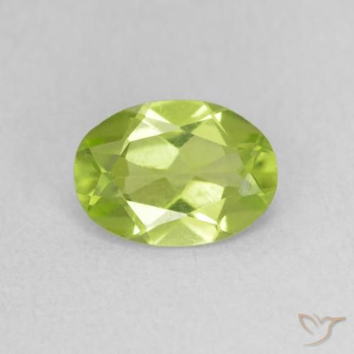 0.76ct 자연스러운 밝은 녹색 감람석, 타원형, VS
