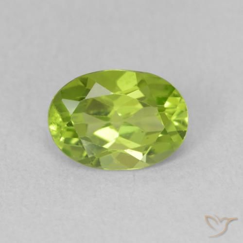0.92ct 자연스러운 활기찬 녹색 감람석, 타원형, VS