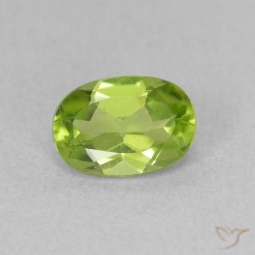 0.92ct 자연스러운 활기찬 녹색 감람석, 타원형, VVS-VS